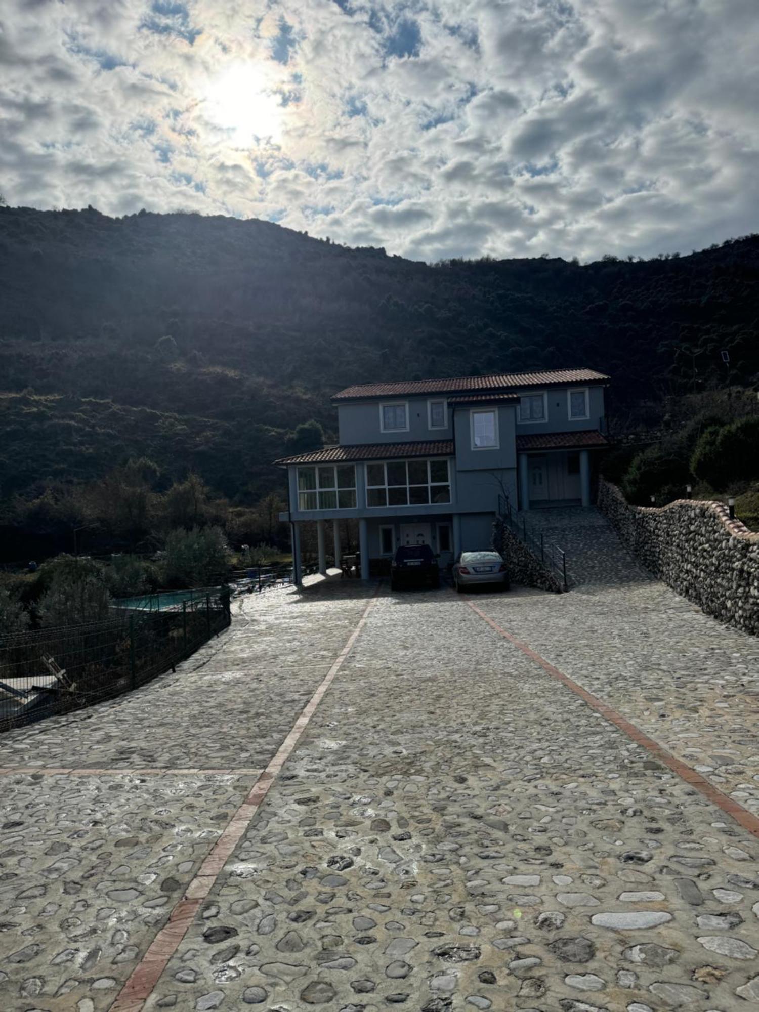 Qyteza Guest House & Camping Szkodra Zewnętrze zdjęcie